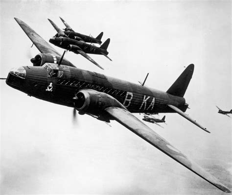 Wellington bomber | airplane | Britannica