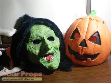 Halloween 3: Season of the Witch Witch Mask replica movie prop