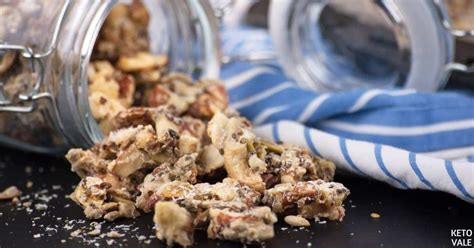 Keto Granola: Super Easy Crunchy Low Carb Recipe | KetoVale