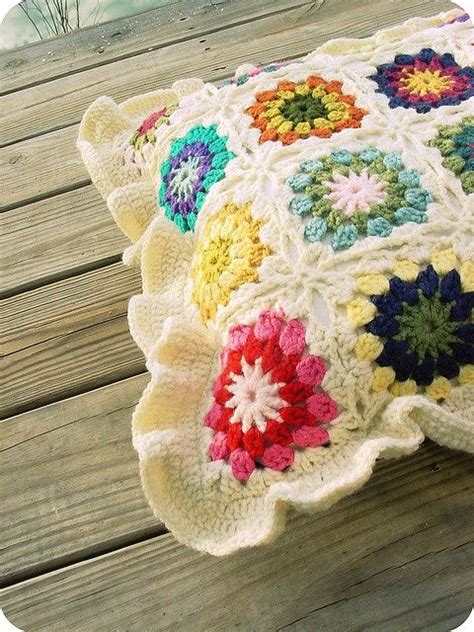 Crochet Granny Square Pillow - Tutorial | 크로셰 패턴, 아프간 담요, 쿠션