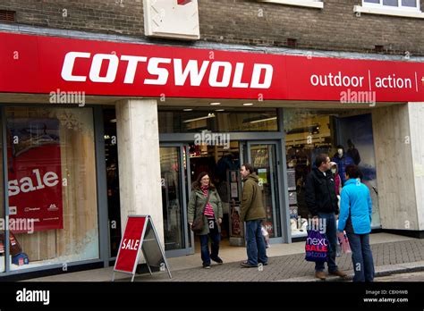 Cotswold and shop and outdoor hi-res stock photography and images - Alamy