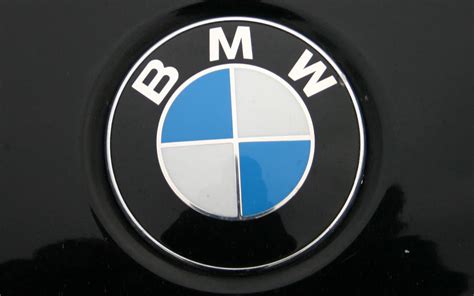 BMW Badge Wallpaper by Revalco on DeviantArt