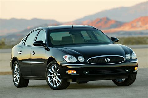 Buick LaCrosse CXS (2005) - pictures & information