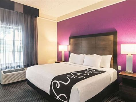 LA QUINTA INN & SUITES BY WYNDHAM DENVER AIRPORT DIA - Prices & Hotel ...