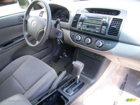 Taupe Interior 2005 Toyota Camry LE V6 Photo #51372080 | GTCarLot.com