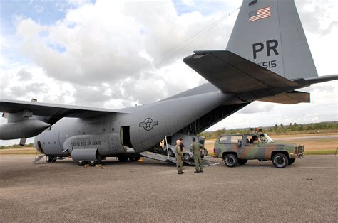 File:198th Airlift Squadron - Lockheed C-130E-LM Hercules 64-0515.jpg - Wikimedia Commons