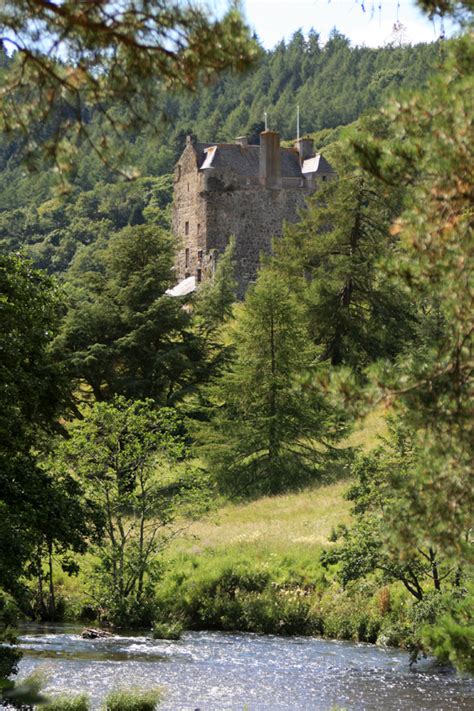 Neidpath Castle | Castle in Peebles, Peeblesshire | Stravaiging around ...