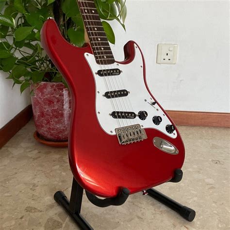 Fender Squier Stratocaster FSR affinity series electric guitar (upgraded pickups), Hobbies ...