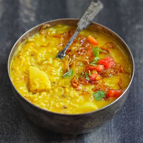 Dal Khichdi Recipe (Dal Chawal Khichdi) - Fun FOOD Frolic