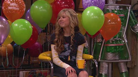 Watch iCarly (2007) Season 2 Episode 14: iCarly - iMake Sam Girlier ...