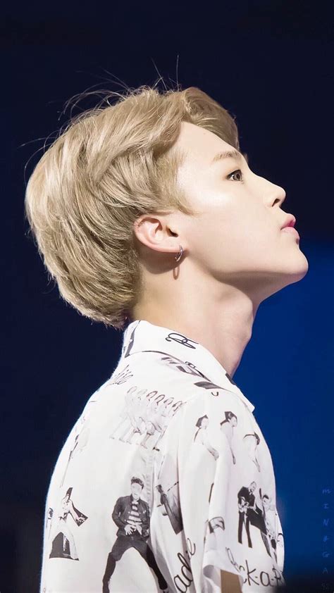 15 Sexy Photos of Male Idols' Jawlines You Have To Try And Recognize - Koreaboo