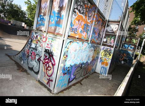 Skate Park, Graffiti Stock Photo - Alamy