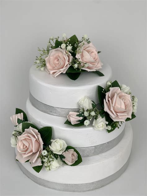 Isla Danglow: Wedding Cake Flowers Decorations : 85 Of The Prettiest ...