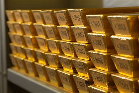 Germany Pulls Tons of Gold Reserves From U.S. and France - WSJ