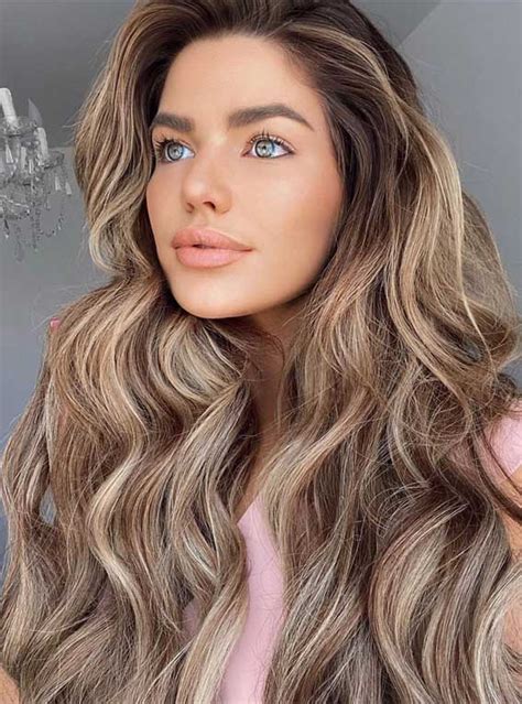 Gorgeous Hair Colors That Will Really Make You Look Younger - Brown Sugar Bronde