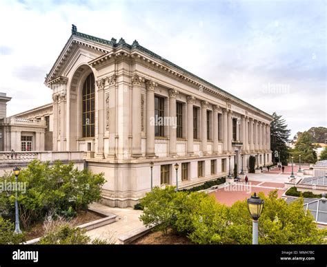 The University Library building on the UC Berkeley university campus, Berkeley, CA, USA Stock ...