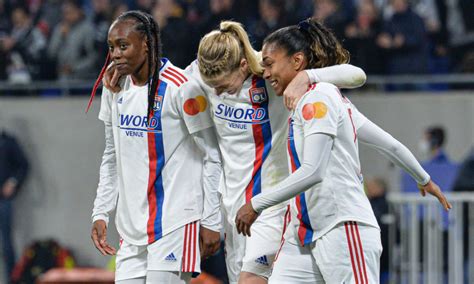 Lyon secures one-goal lead over PSG in hectic first leg of Champions ...