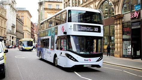 Bus boss suggests bar staff drive night services - BBC News