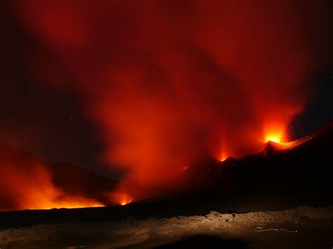 Pico do Fogo: Volcano on the island of fire