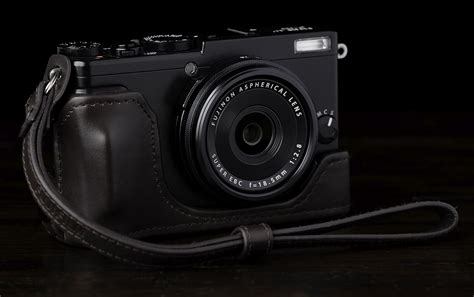 Fujifilm X70 Review — Fuji vs. Fuji