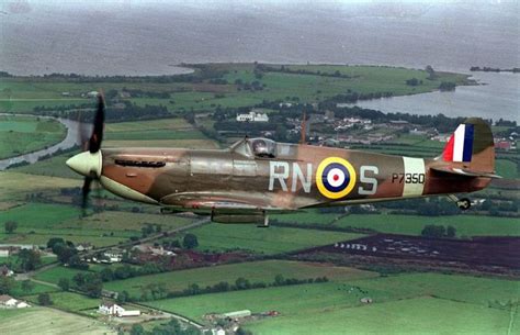 Iconic: A Spitfire from The Battle of Britain Memorial Flight | Battle of britain, National ...