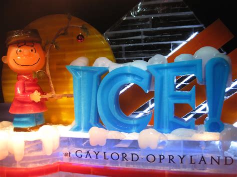 Country Christmas Ice Sculptures in Nashville, TN