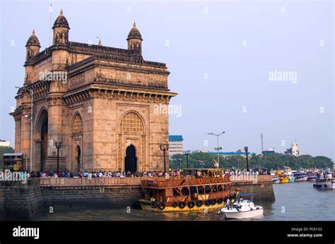 Gate of india in mumbai sight of the country hi-res stock photography ...