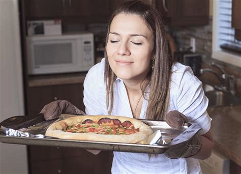 How Smelling Your Food Before You Eat It Could Be Making You FATTER