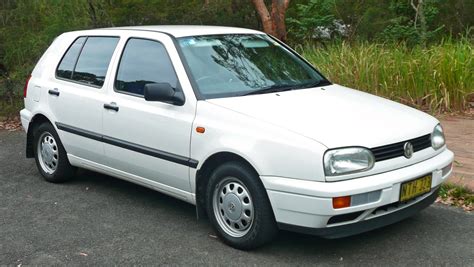 File:1996-1998 Volkswagen Golf (1H) CL 5-door hatchback 03.jpg - Wikimedia Commons