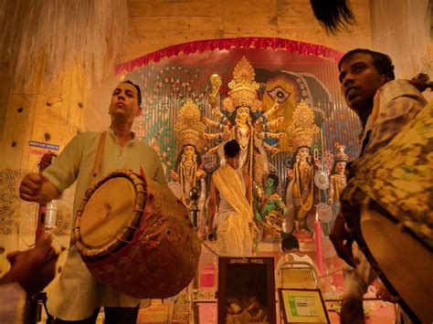 West Bengal: Durga Puja pandals declared no-entry zones for visitors, travellers and enthusiasts ...