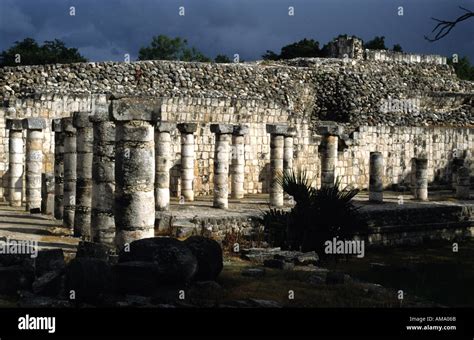 Mayan temple Chichen Itza Mexico Stock Photo - Alamy