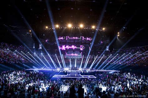 PLSN | KCON K-Pop Music Festival | Concert stage design, Stage lighting design, Stage design