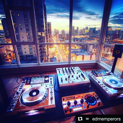 EDM vibes | Music studio room, Pioneer dj, House music