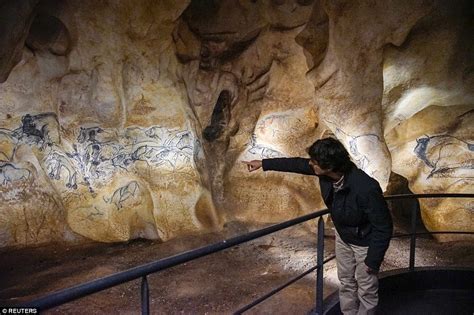 The Fine Cave Paintings of Chauvet-Pont-d'Arc Cave | Amusing Planet