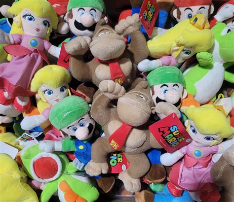 Nintendo Super Mario Bros Medium Plush (36 pcs)