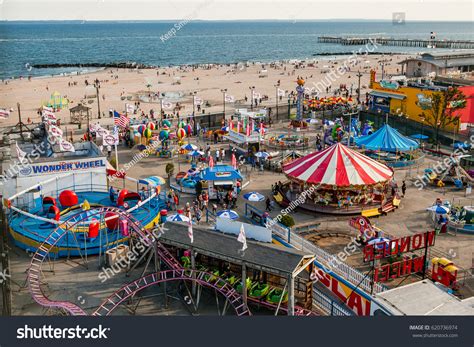 1.397 Coney Island Wonder Wheel Images, Stock Photos & Vectors ...