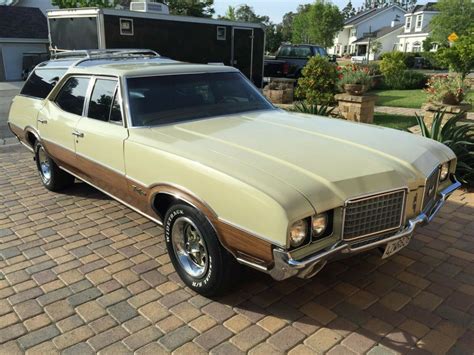 65k Original Miles: 1972 Oldsmobile Vista Cruiser | Barn Finds