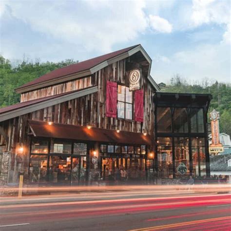 5 Best Moonshine Tasting in Gatlinburg and Nearby