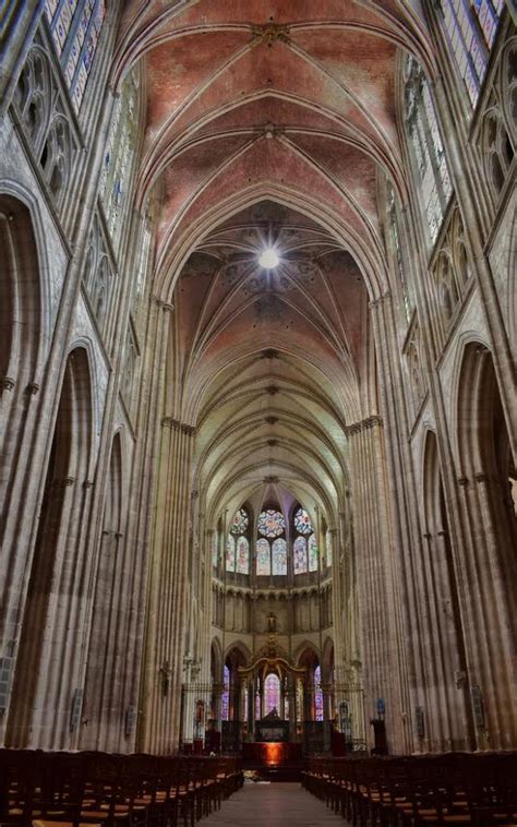 Saint-Etienne Cathedral | Auxerre and Auxerrois Tourist Office