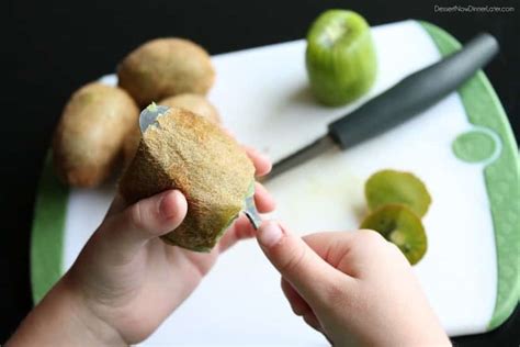 How to Peel a Kiwi with a Spoon | Dessert Now Dinner Later