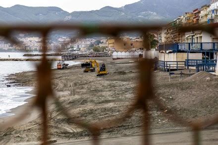 14 Beaches of salerno italy Stock Pictures, Editorial Images and Stock ...