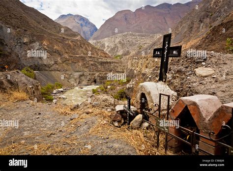 cordillera blanca Peru Stock Photo - Alamy