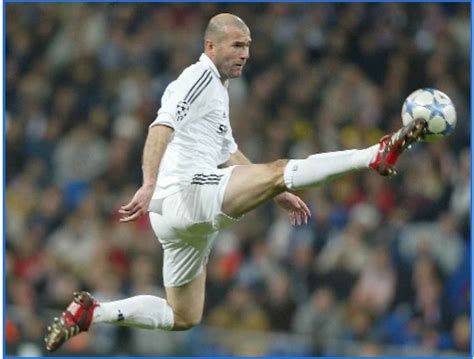 The incredible playing career of Zinedine Zidane - ZamFoot