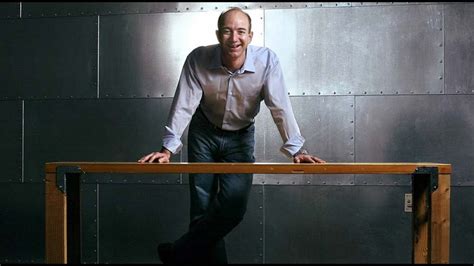 Jeff Bezos' Door Desk Innovation - YouTube