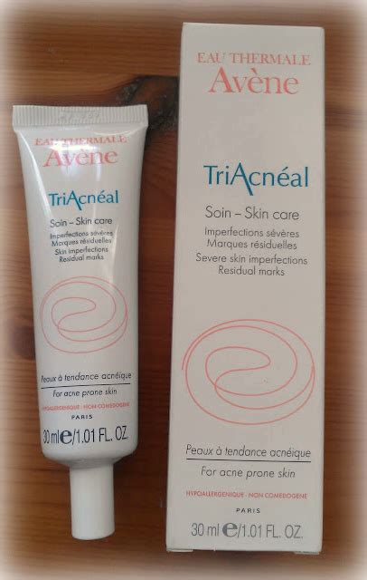 FloweryFloral: Avene Triacneal review