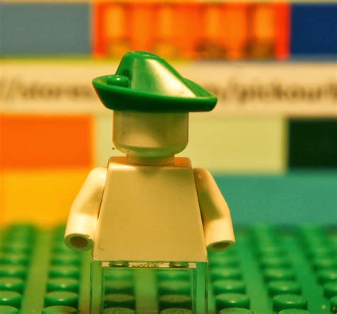 Lego Green ROBIN HOOD FORESTMAN CAP Head Gear Minifigure | eBay