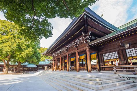 Meiji-jingu shrine in Tokyo | Attractions in tokyo, Tourist attraction ...