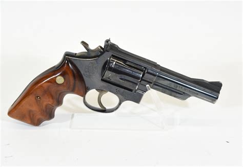 Smith & Wesson 19 Handgun - Landsborough Auctions