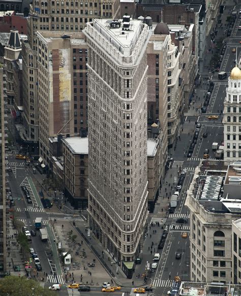 The Flatiron Building - The First Skyscraper | PocketBuildings