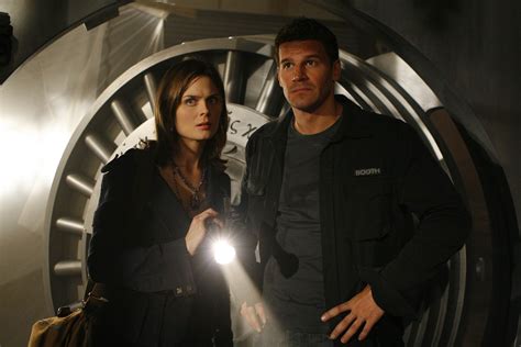 Download Seeley Booth David Boreanaz Emily Deschanel Temperance Brennan TV Show Bones 4k Ultra ...